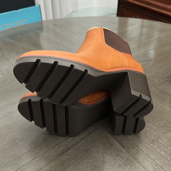 NATURALIZER VERNEY WATERPROOF LEATHER LUG BOOTS CIDER-SPICE (WIDE) - Picture 3 of 10